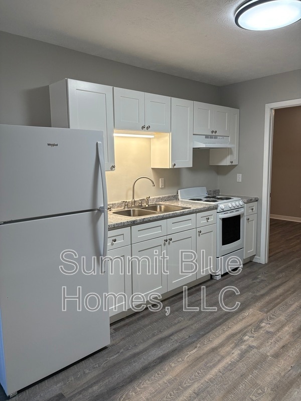 property at 3953 Kent St