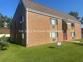 103 Grant in Bondurant, IA - Building Photo