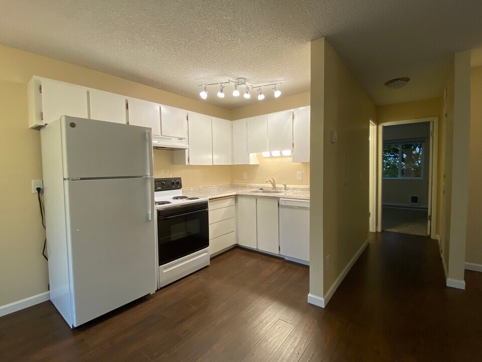 200 SW Florence Ave, Unit F1 in Gresham, OR - Foto de edificio
