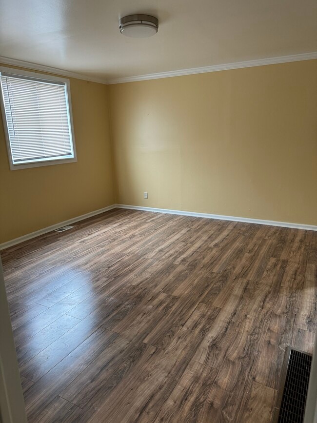 11603 Mitchell St, Unit 1F