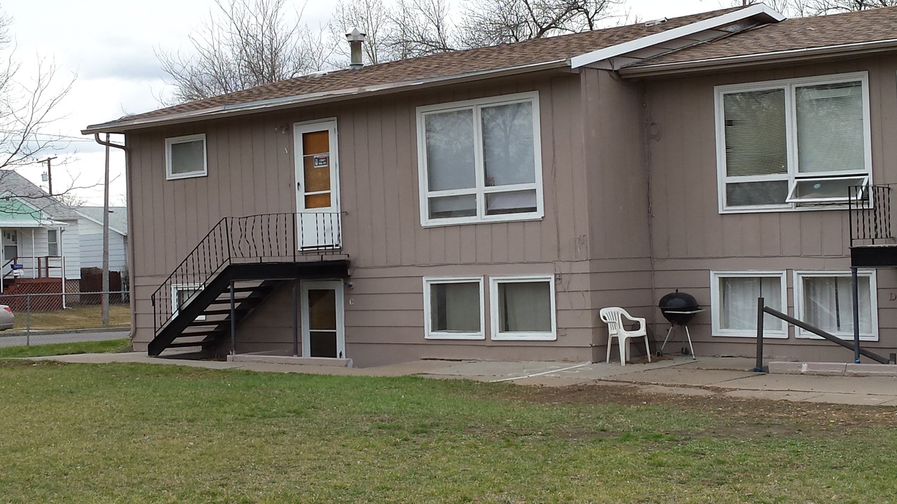 1121 5th Ave S in Great Falls, MT - Foto de edificio
