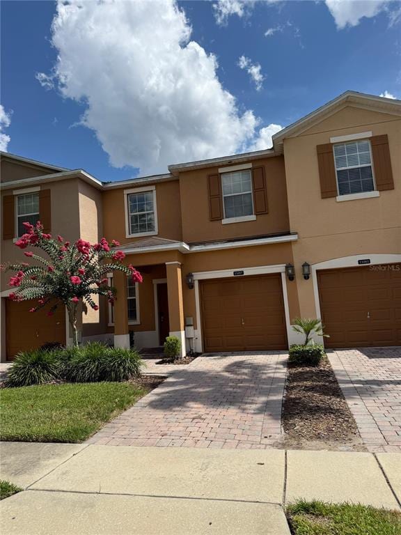 property at 11057 Savannah Landing Cir