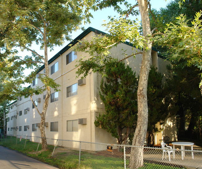 Carmel Pines Senior 55+ in Walnut Creek, CA - Building Photo - Building Photo