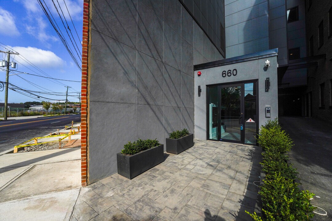 660 Grand St in Jersey City, NJ - Building Photo