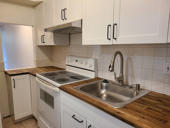 601 SW 75th St, Unit 101