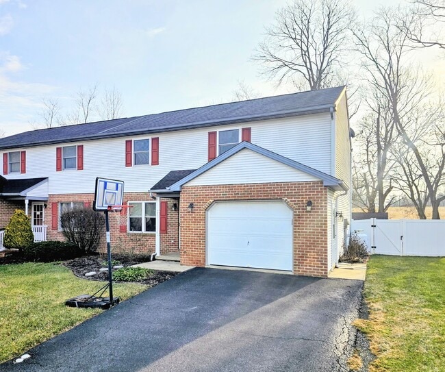 91 Sunrise Cir in Denver, PA - Building Photo - Building Photo