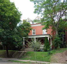 230 S Fairmount St in Pittsburgh, PA - Building Photo - Building Photo