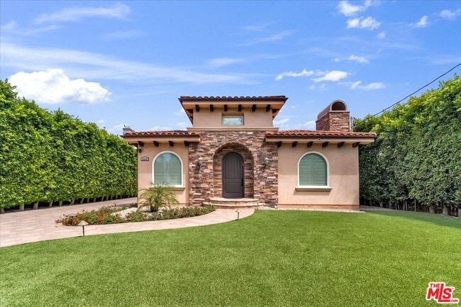 property at 5310 Leghorn Ave