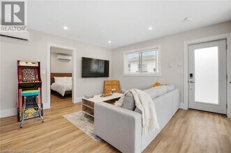 329 Rosedale Ave in Hamilton, ON - Building Photo - Building Photo