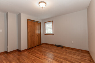 437 Elizabeth St in Etna, PA - Building Photo - Building Photo