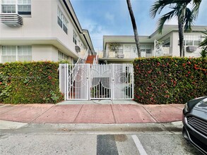 717 Española Wy-Unit -103 in Miami Beach, FL - Building Photo - Building Photo