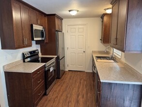 2107 Pacific Pl in Mount Vernon, WA - Building Photo - Building Photo