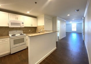 112 E Central Ave, Unit #D in Belton, TX - Building Photo - Building Photo
