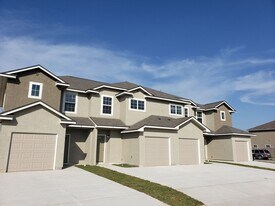 8406 Flicka Hls in Selma, TX - Building Photo