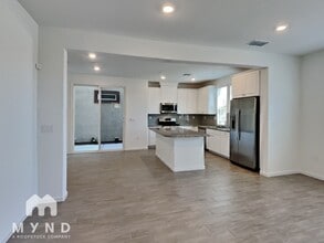 1680 Matmor Rd in Woodland, CA - Building Photo - Building Photo
