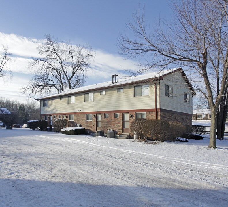 Herrold Apartments in Southfield, MI - Building Photo