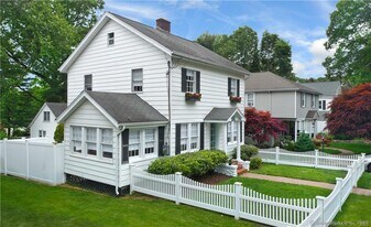 243 Noroton Ave in Darien, CT - Building Photo
