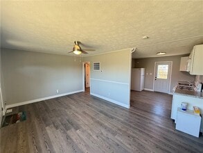 612 Kirkwood Dr in Fairborn, OH - Foto de edificio - Building Photo