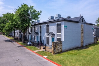 Spanish Court Apartments in Mesquite, TX - Building Photo - Primary Photo