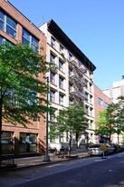10 W 93rd St in New York, NY - Building Photo