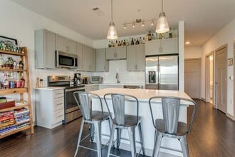 1638 54th Ave N, Unit 311 in Nashville, TN - Building Photo - Building Photo