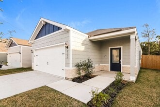 8120 Sunberry Shadow Dr in Houston, TX - Building Photo - Building Photo
