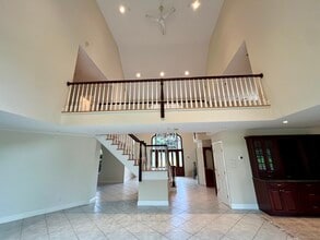32 Topland Rd in Hartsdale, NY - Foto de edificio - Building Photo