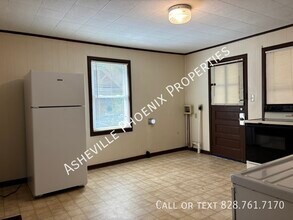 66 Branning St in Asheville, NC - Building Photo - Building Photo