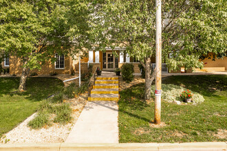 Living Choice on Arundel in St. Paul, MN - Building Photo - Building Photo