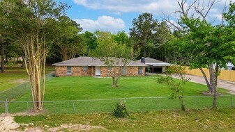 20729 Canterbury Ln in Porter, TX - Building Photo