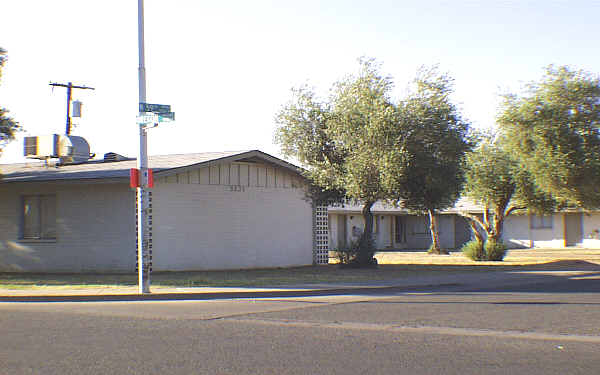 Glenwood Plaza Apartments in Glendale, AZ - Building Photo - Building Photo