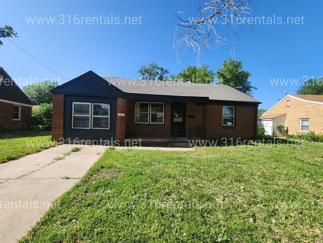 property at 1681 N Kenmar Dr