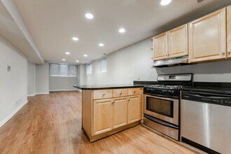 3216 N Racine Ave, Unit G in Chicago, IL - Building Photo - Building Photo