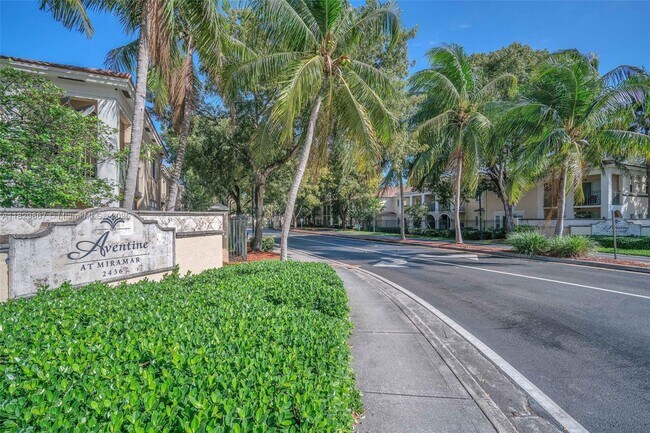 2439 Centergate Dr