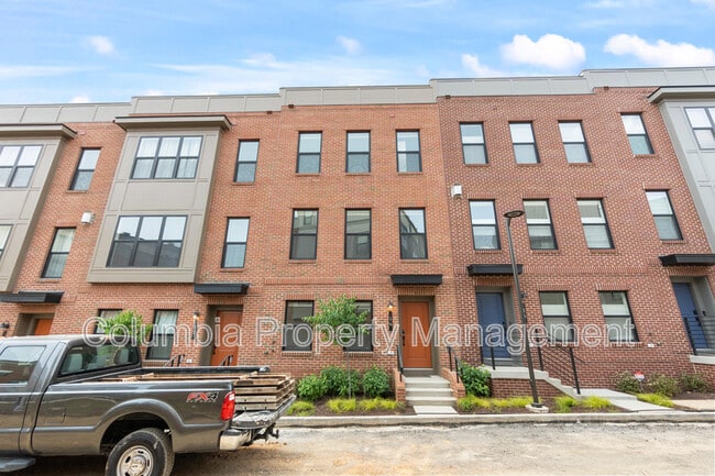 property at 14 Mural Walk NE