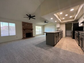 563 W Los Lagos Vista Ave in Mesa, AZ - Building Photo - Building Photo