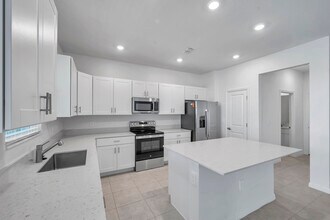 9304 Bonita Mar Dr in Parrish, FL - Foto de edificio - Building Photo