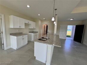 3207 42nd St SW in Lehigh Acres, FL - Building Photo - Building Photo