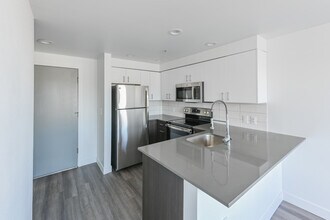 Lake Union Tower in Seattle, WA - Foto de edificio - Interior Photo