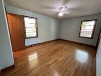 207 Brooks St photo'