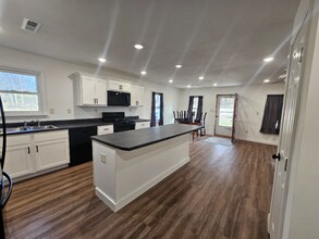 5677 County Rd 260 in Auxvasse, MO - Foto de edificio - Building Photo