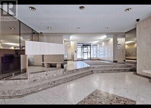 205 Hilda Ave in Toronto, ON - Building Photo - Building Photo