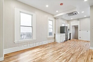 252 Lincoln St, Unit #3 in Denver, CO - Building Photo