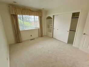 1180 Sierra Vista Way in Lafayette, CA - Foto de edificio - Building Photo