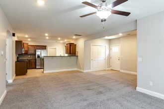 St Ivans Apartments in Bloomington, IL - Building Photo - Interior Photo