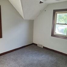 408 Kentucky Ave in Lorain, OH - Building Photo - Building Photo