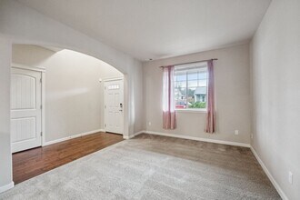 9818 198th St E in Graham, WA - Building Photo - Building Photo