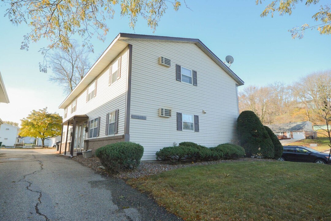 2228-2234 2nd St SW in Rochester, MN - Building Photo
