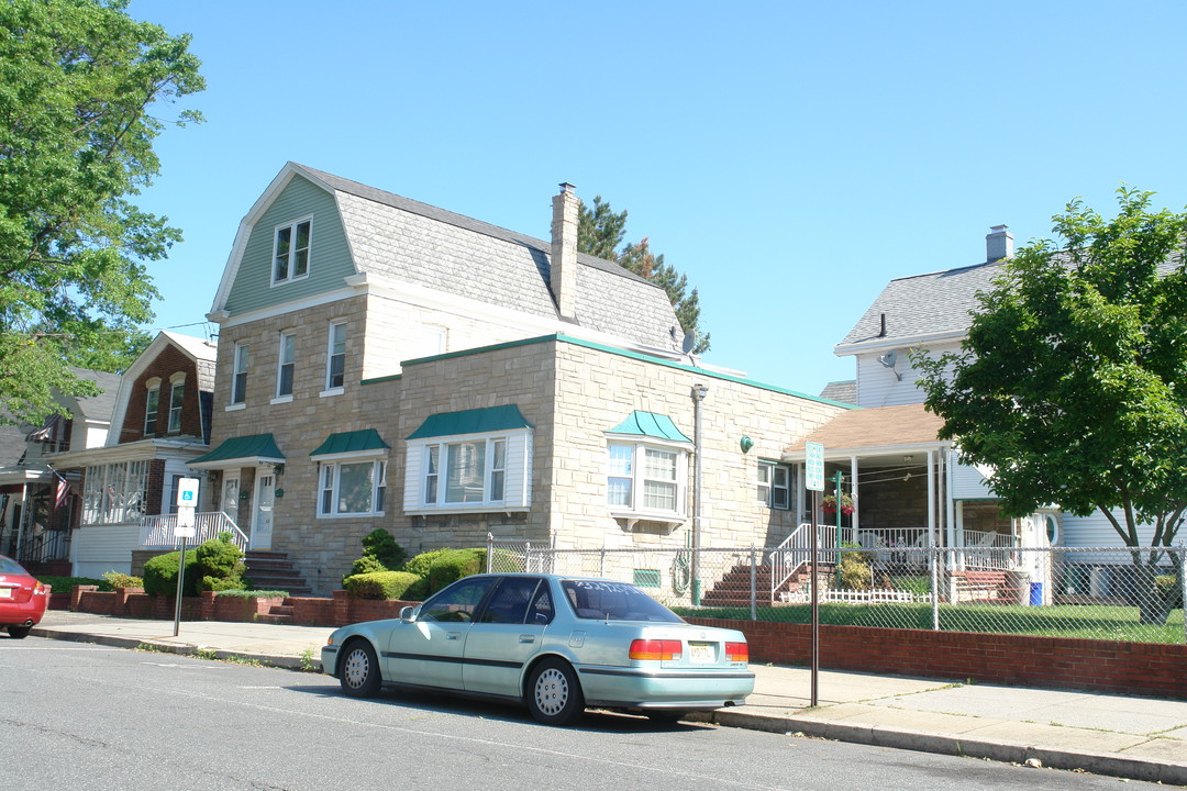 434 Neville St in Perth Amboy, NJ - Building Photo