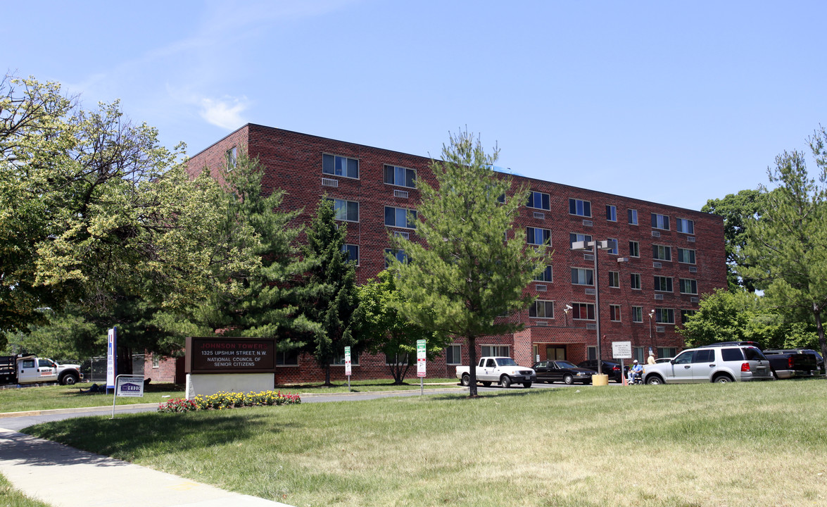 Johnson Towers in Washington, DC - Foto de edificio